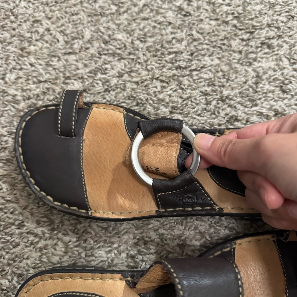 Born Brown and Tan Women's Sandals Size 6 Wide Feet - Picture 7 of 9